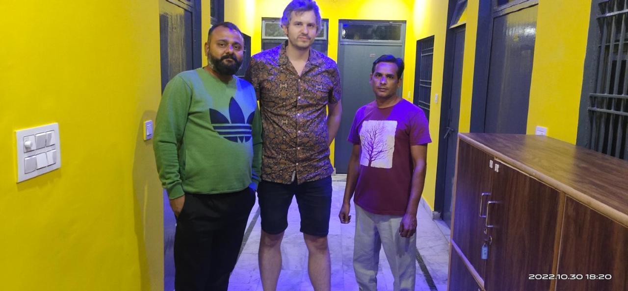 Big Brother Hostel Hotel Agra  Exterior foto