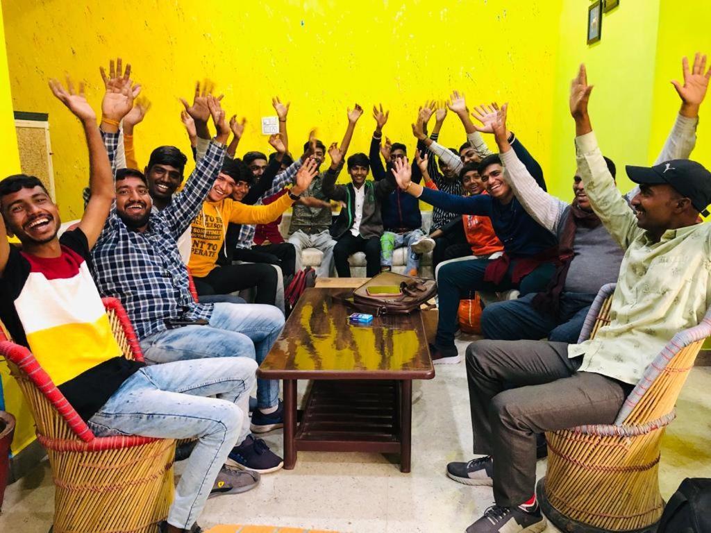 Big Brother Hostel Hotel Agra  Exterior foto