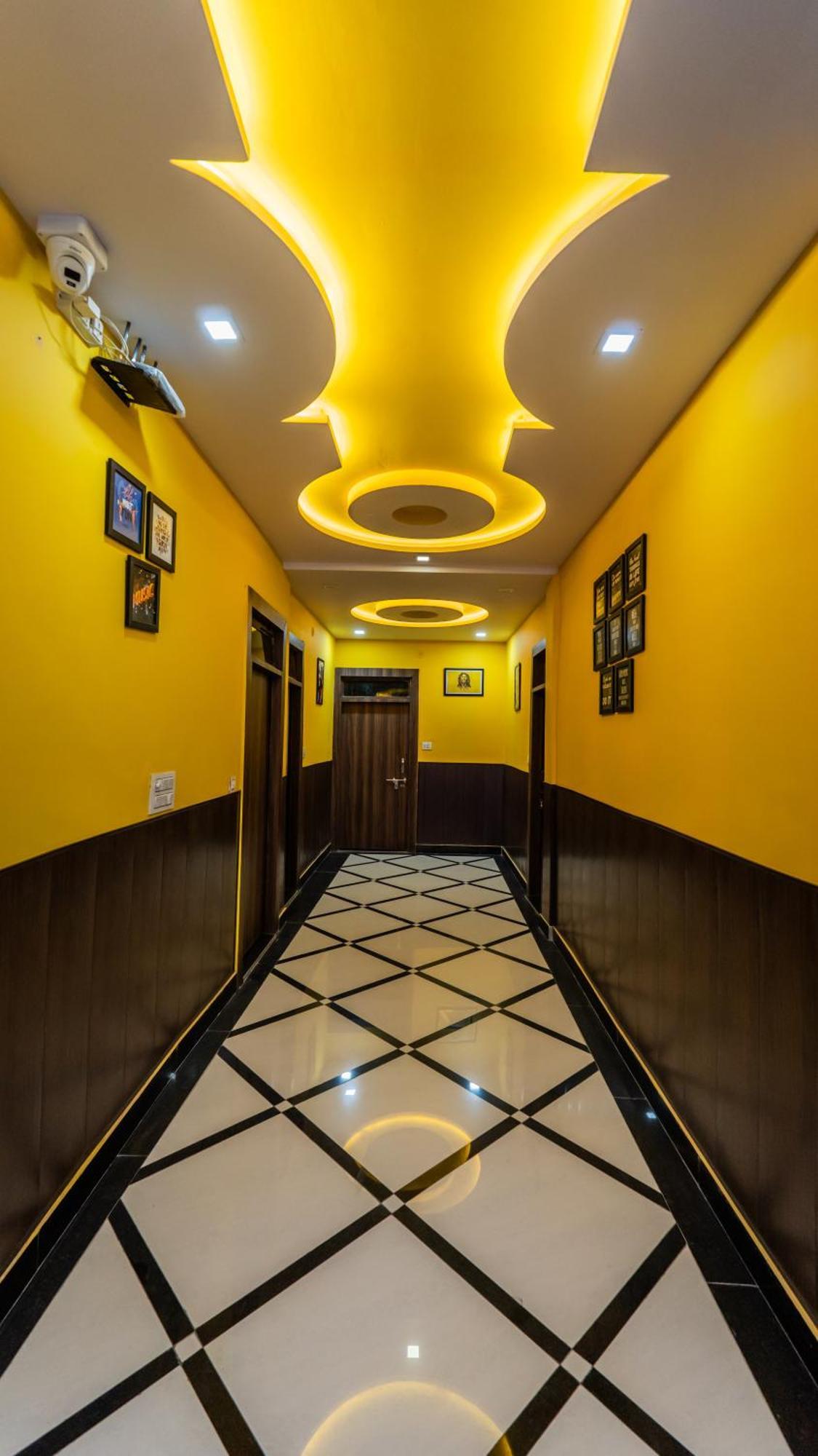 Big Brother Hostel Hotel Agra  Exterior foto